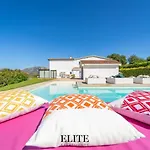 Lägenhetshotell Ianuaria, Raffinata Con Piscina A Porto Rotondo 3*