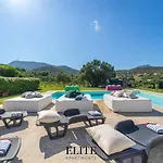 Lägenhetshotell Ianuaria, Raffinata Con Piscina A Porto Rotondo