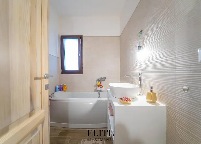 Apartmanhotel Lussuosa Con Piscina A Porto Rotondo Cugnana