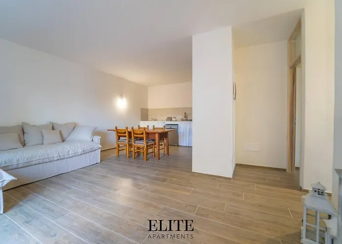 Lussuosa Con Piscina A Porto Rotondo Apartmanhotel *