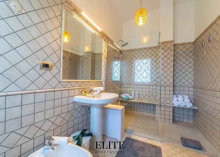 Lussuosa Con Piscina A Porto Rotondo Apartmanhotel Cugnana
