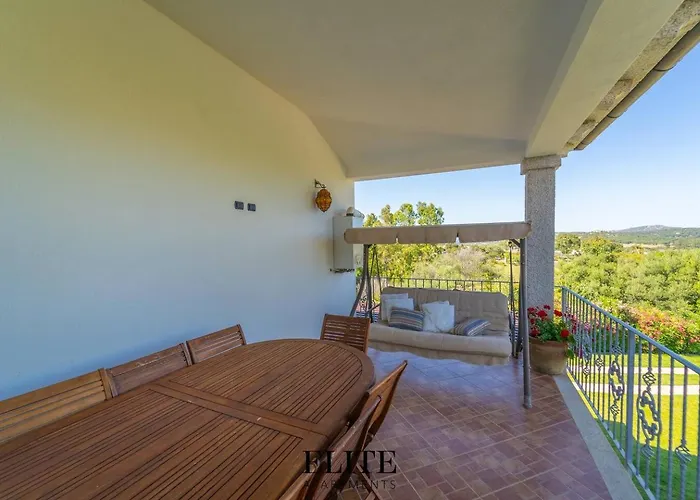 Lussuosa Con Piscina A Porto Rotondo Cugnana