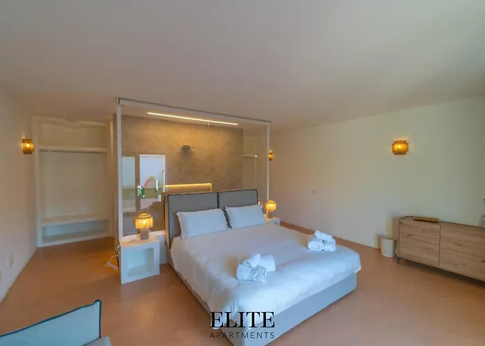 Apartmanhotel Lussuosa Con Piscina A Porto Rotondo *