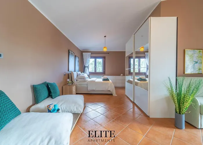 Lussuosa Con Piscina A Porto Rotondo Apartmanhotel Cugnana