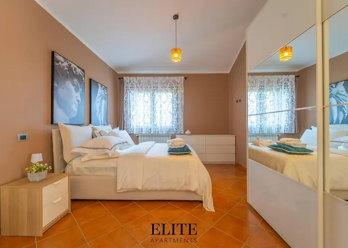 Lussuosa Con Piscina A Porto Rotondo Apartmanhotel *